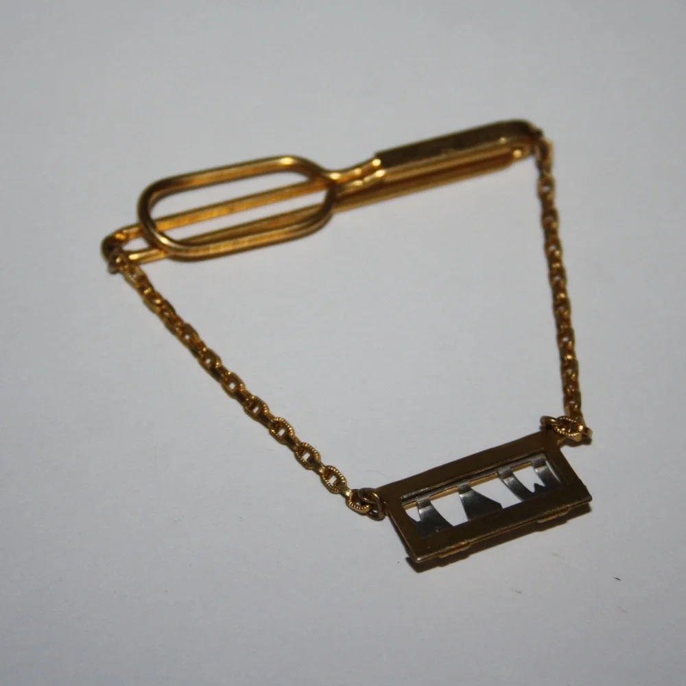 💛🔠 Vintage Gold “WM” Tie Clip by Swank (2